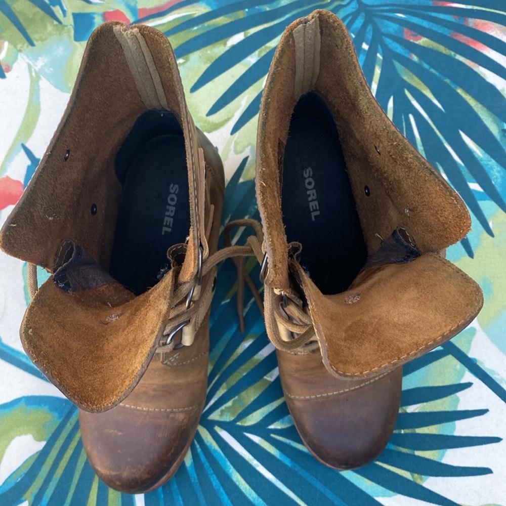 SOREL wedge boots. Tan. Size 6 US - Picture 4 of 8